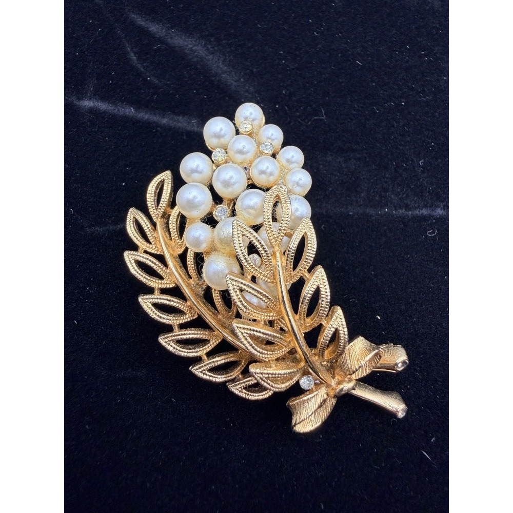 Vintage Gold Tone Leaves W/faux Pearl & Rhinestone Brooch/pin Bow Unsigned